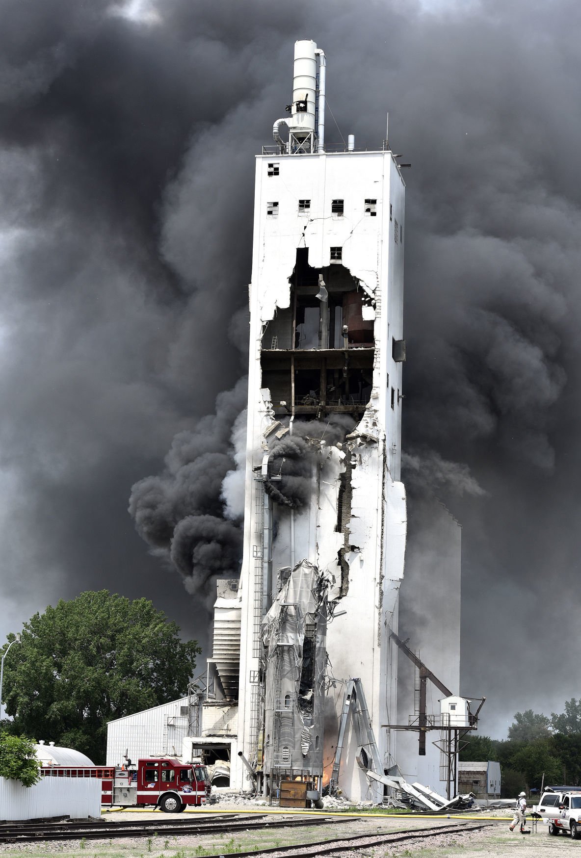 1 hospitalized, several evacuated after grain elevator explosion in