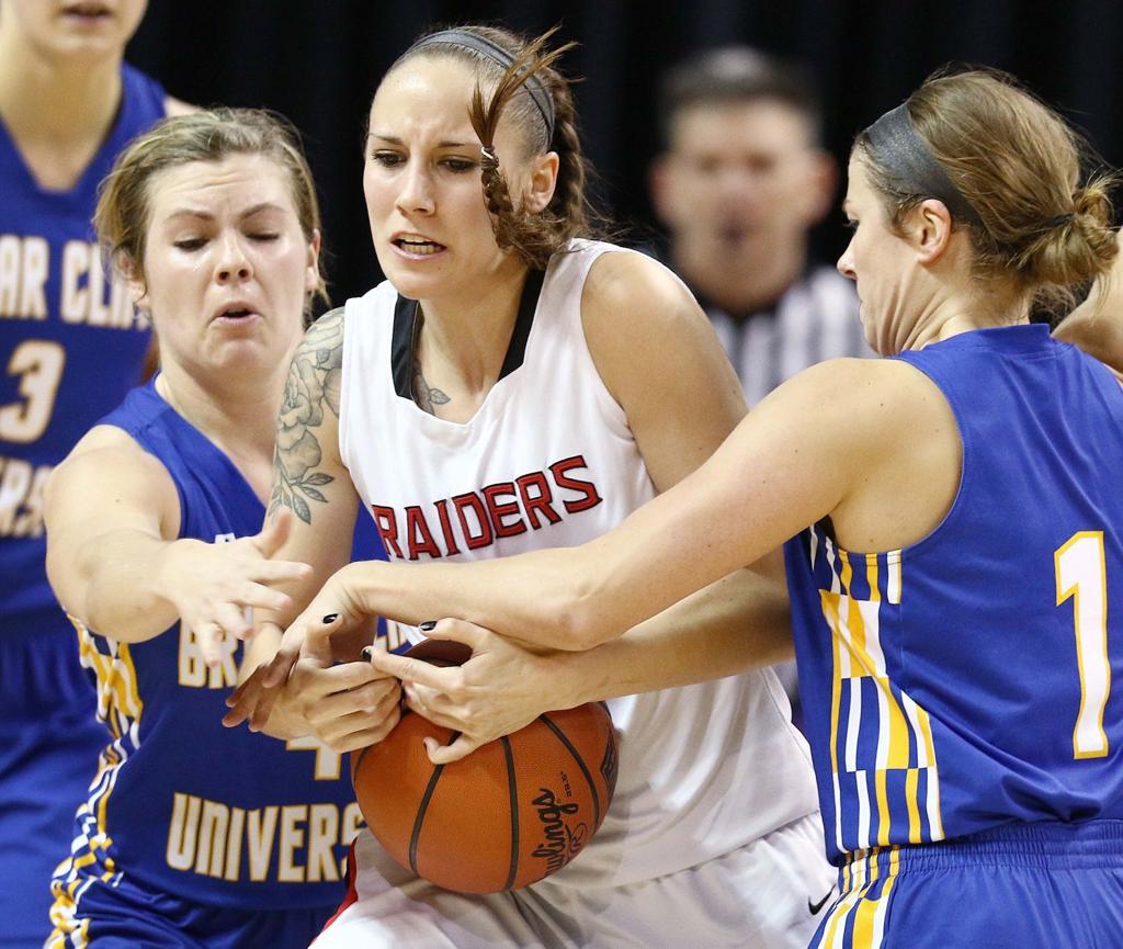 Big Third Quarter Sinks Briar Cliff Against Southern Oregon