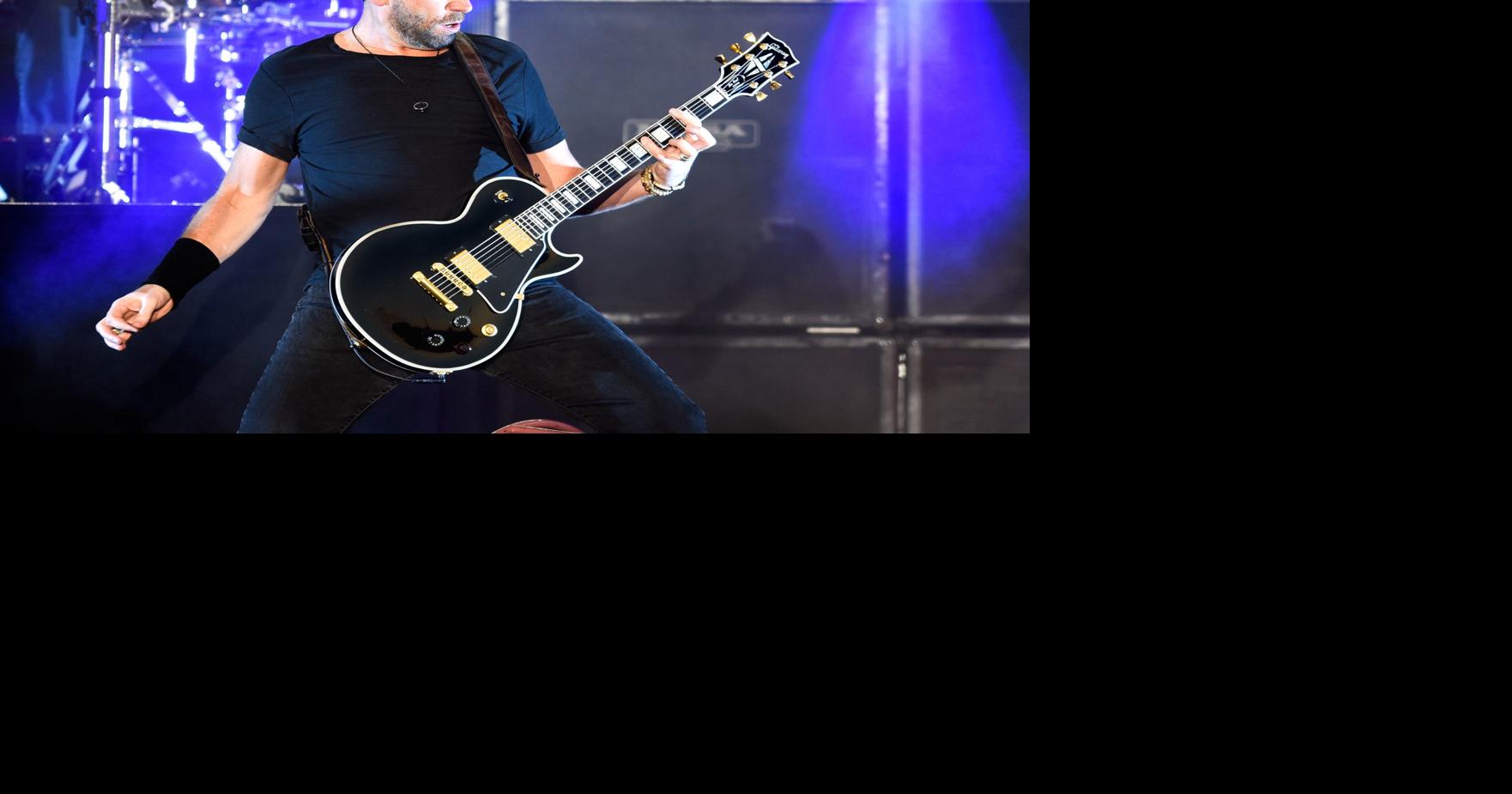 REVIEW Nickelback gives fans the hits, a little more conversation