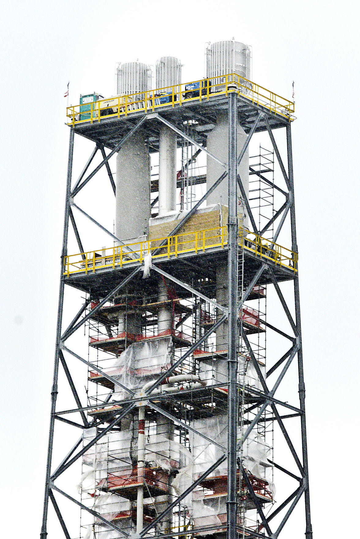 320foottall stack at CF starts producing flames up to 200 feet