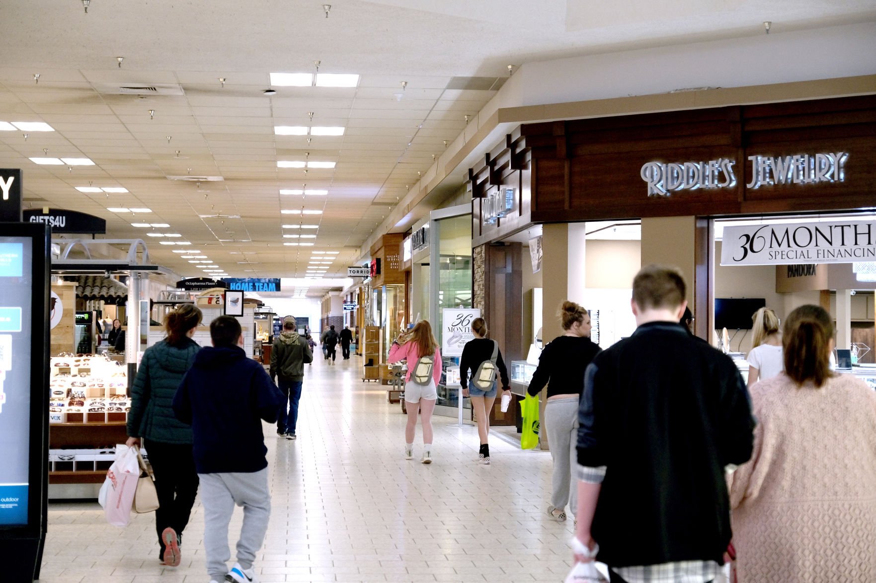 Gf shoes store south hill mall