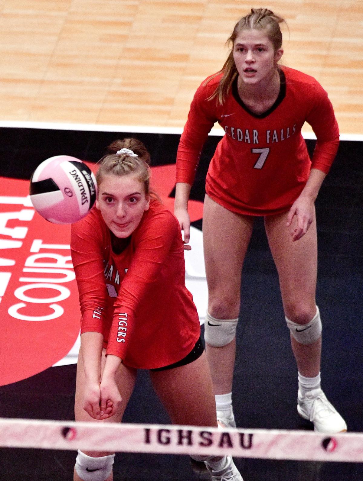 Cedar Falls vs Waukee state volleyball