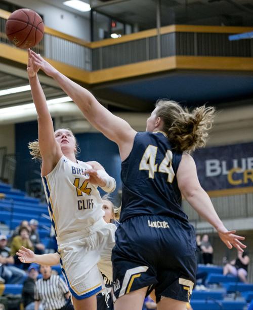 Briar Cliff defeats Mount Marty