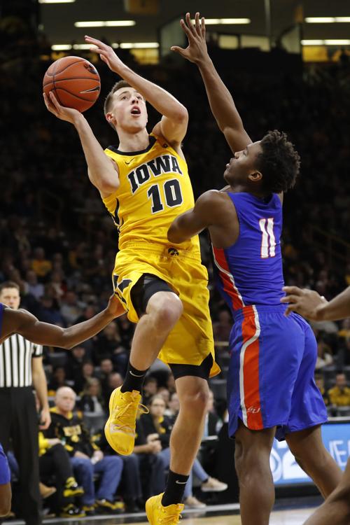 Iowa Hits School Record 19 Three S In Win College Sports