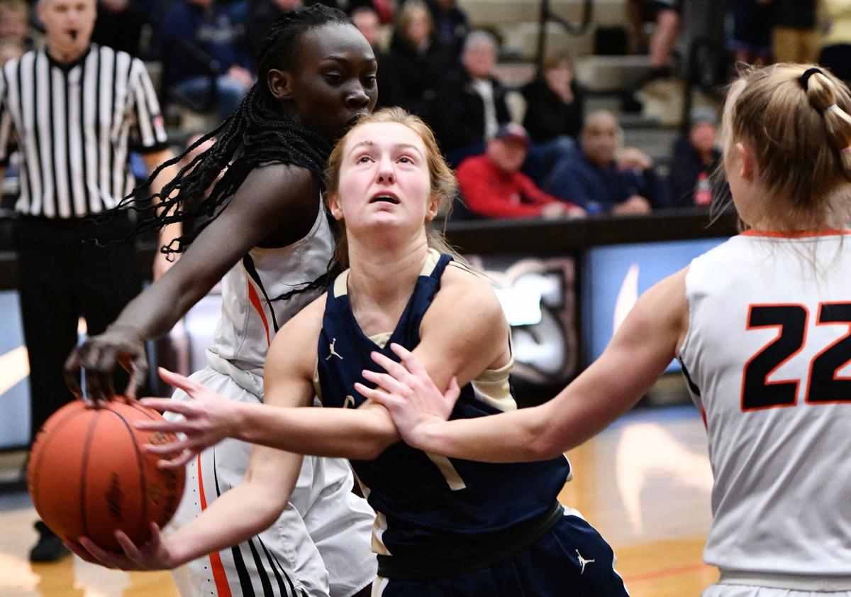 Sioux City East Girls Upset Dowling For 5a State Berth High