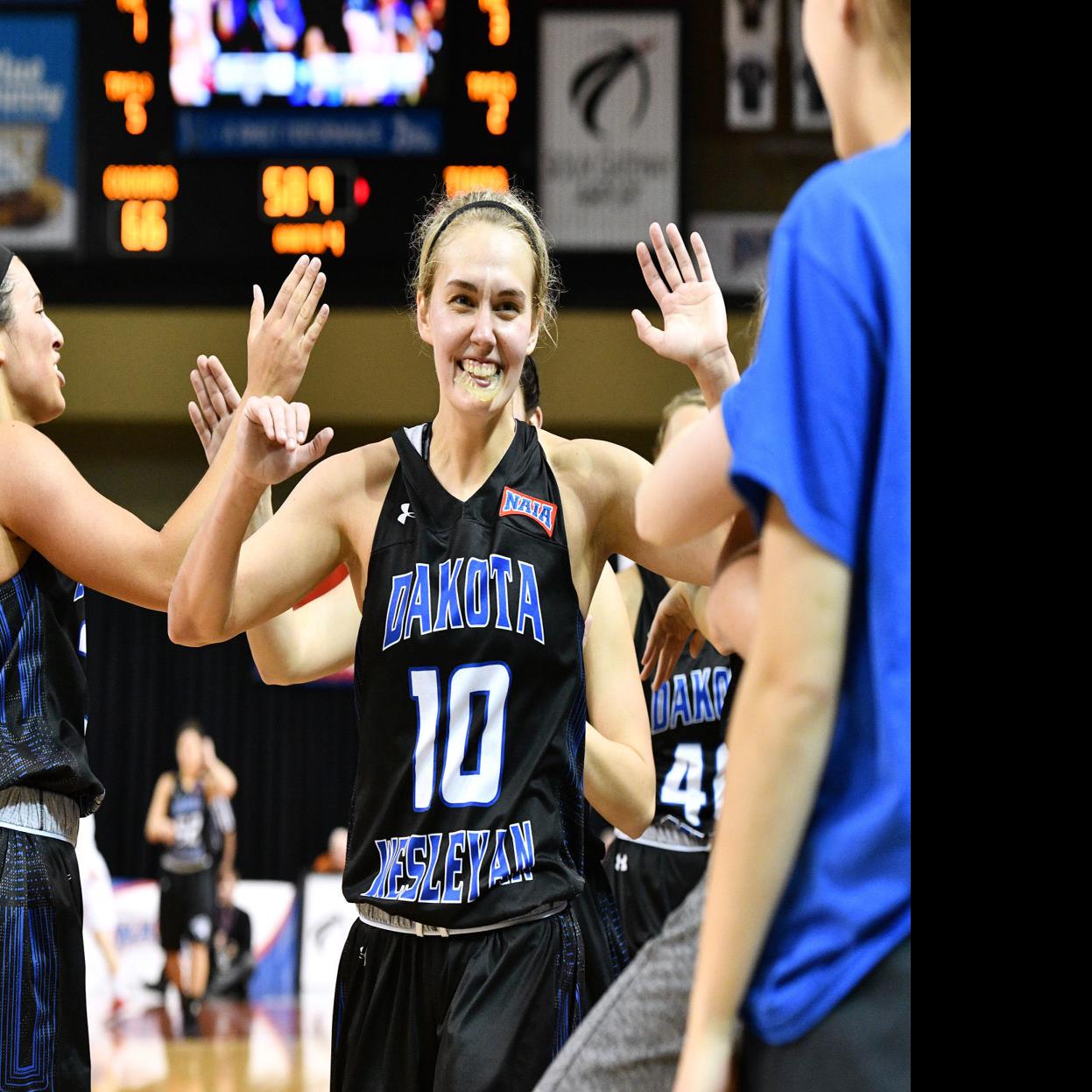 Suffocating Defense Sends Dwu Into Title Game College