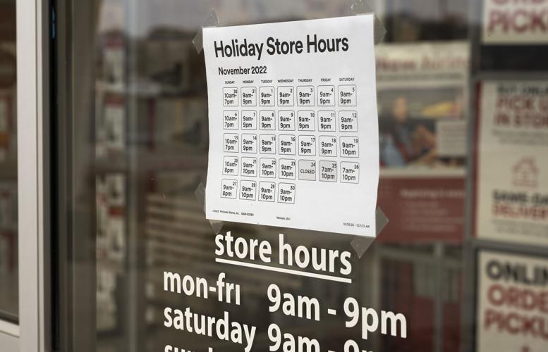 Holiday shopping hours