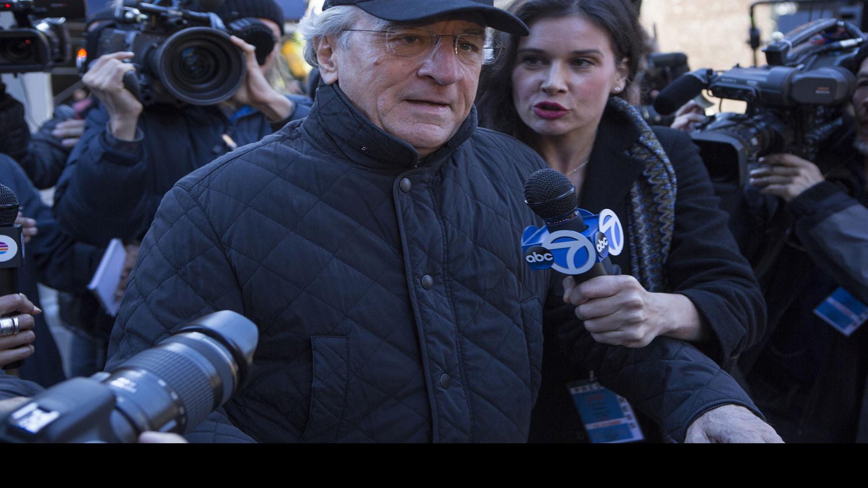Review Wizard Of Lies Lets Robert De Niro Get Under Bernie Madoff S Skin Television Siouxcityjournal Com