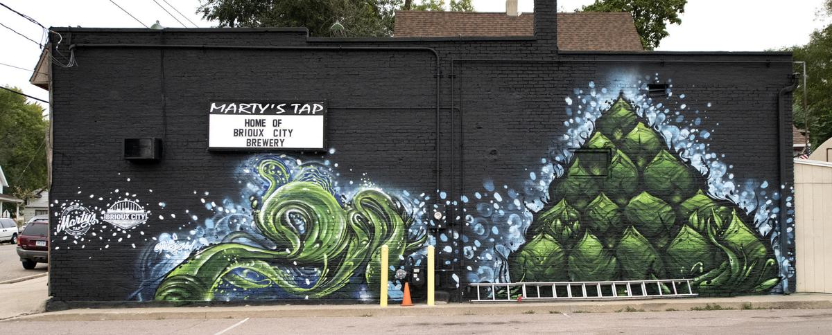 Chicago Artist Gets The Hops On Marty S New Mural Weekender