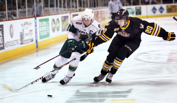 Musketeers hockey vs Green Bay