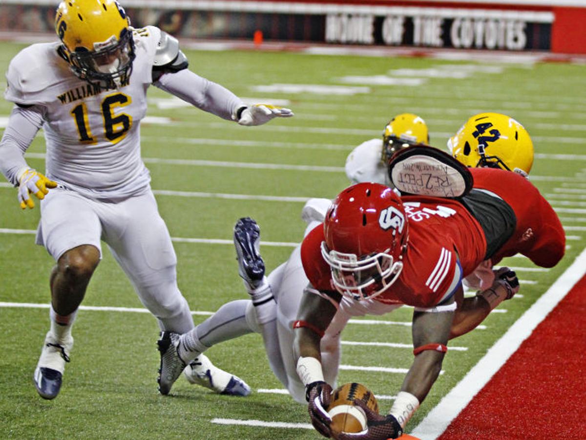 Coyotes Survive Strong Challenge From William Penn Football