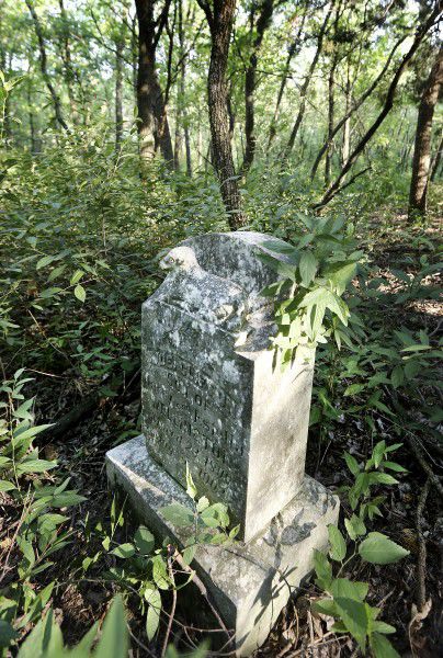 Abandoned Nebraska cemetery to be cleaned up | A1 ...