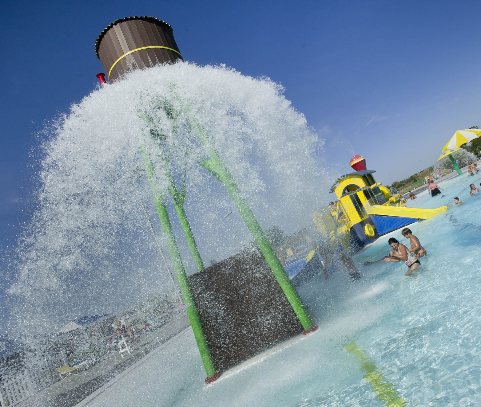 Bellevue plans huge indoor waterpark with retractable roof costing