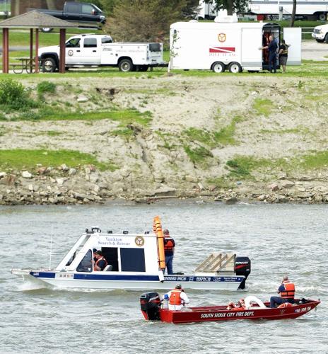 Search to resume for man who fell into Missouri River