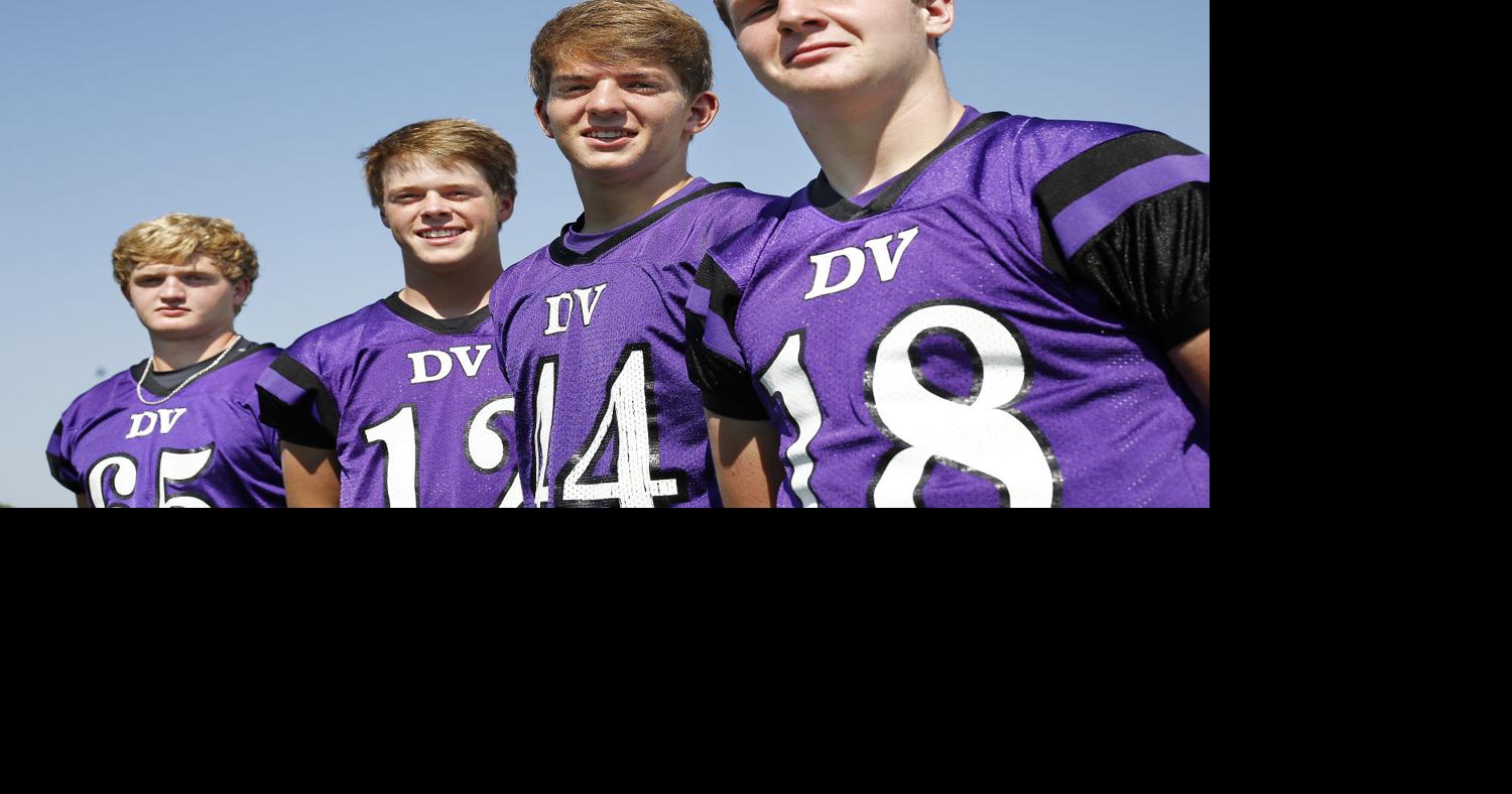 Dakota Valley brings biggest team to field