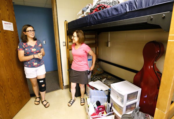 Move In Day Sets College Tone For Usd Freshmen