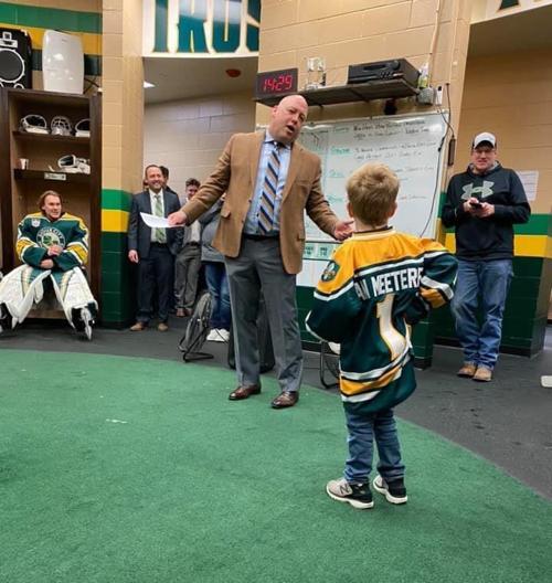 Carter Van Meeteren spends time with Musketeers
