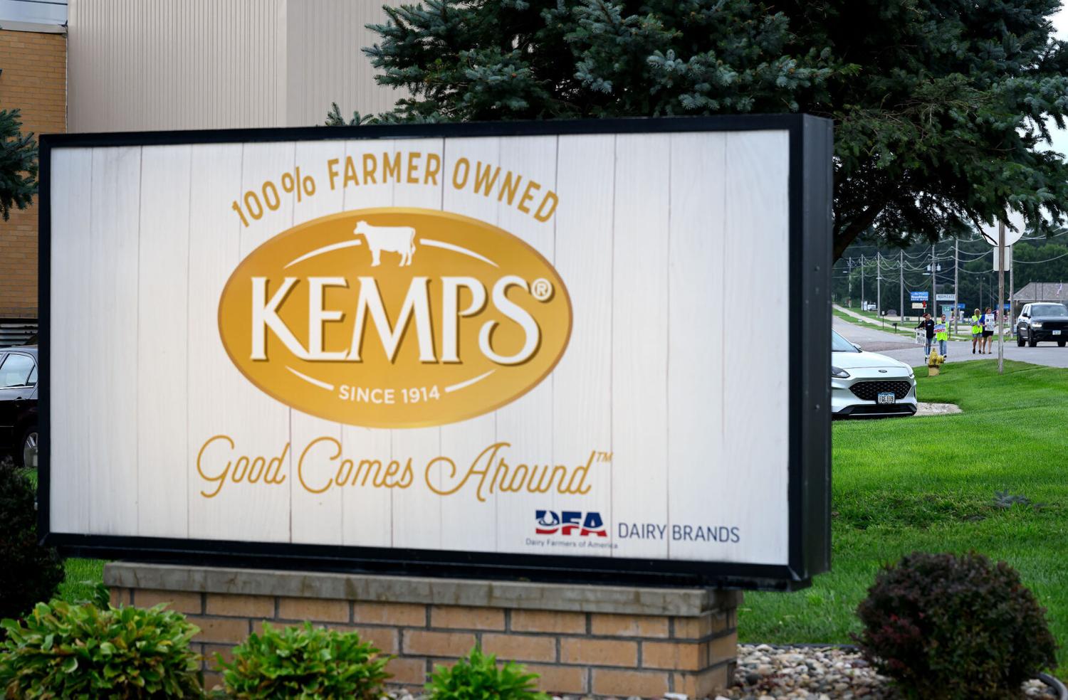 Kemps workers who went on strike in Le Mars ratify agreement w wage increase
