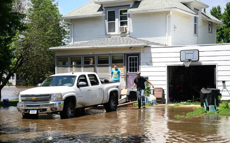 Mandatory evac order issued for parts of Hawarden, Iowa