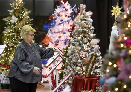 Festival of Trees prepares for Thursday live auction - Vimarsana News