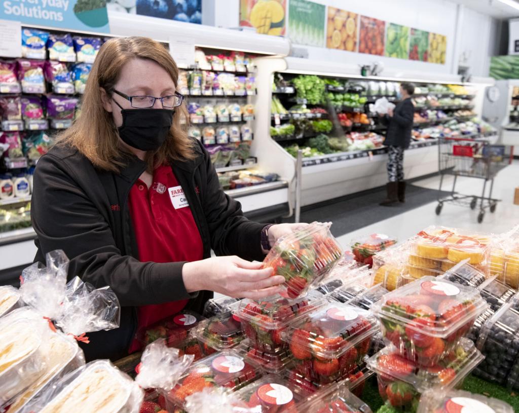 Grocery shop online pickup in store