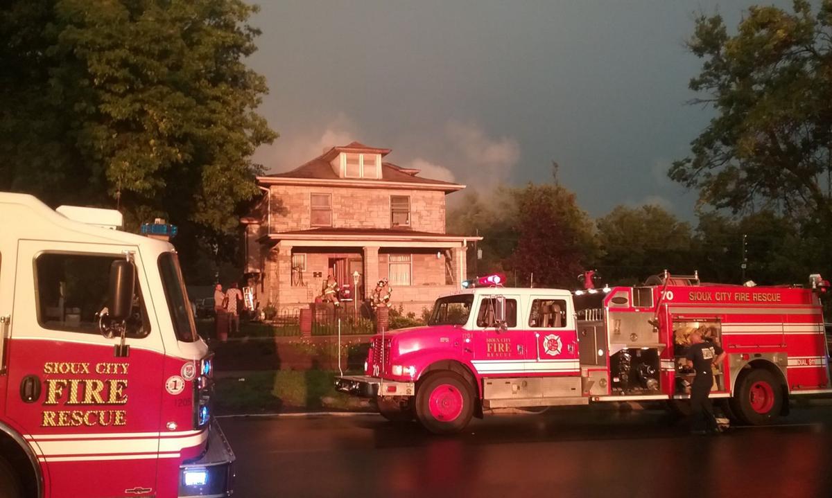 Fire damages Sioux City home