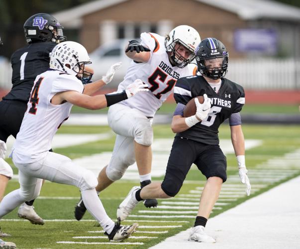 Lennox wallops Dakota Valley football