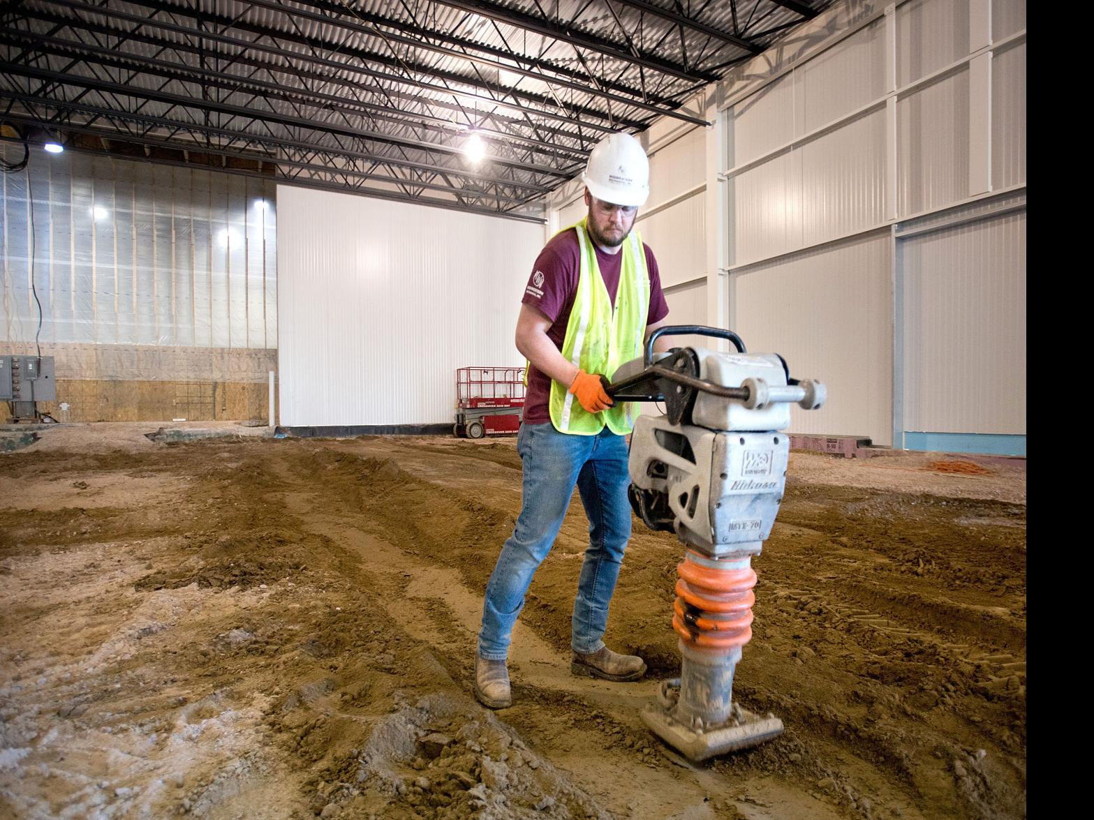 Progress Cloverleaf Midway Through Warehouse Expansion Progress Industry Housing Siouxcityjournal Com
