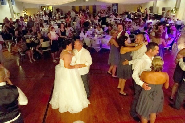 Gallagher Moorhead Savors Old School Wedding Reception 54249963bac89 Image Jpg