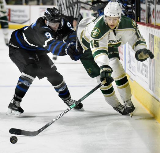 Hockey Fargo Force at Sioux City Musketeers