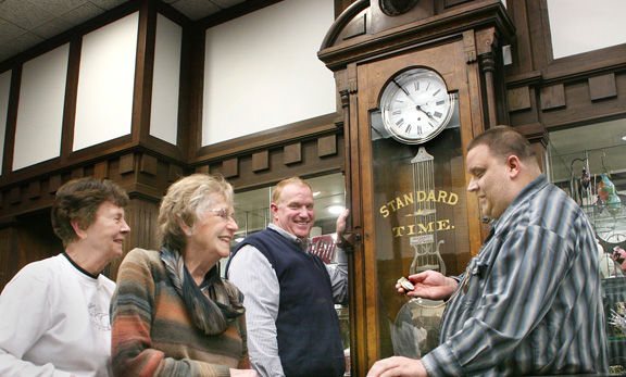 Clock back in family hands in Spencer, Iowa, jewelry store