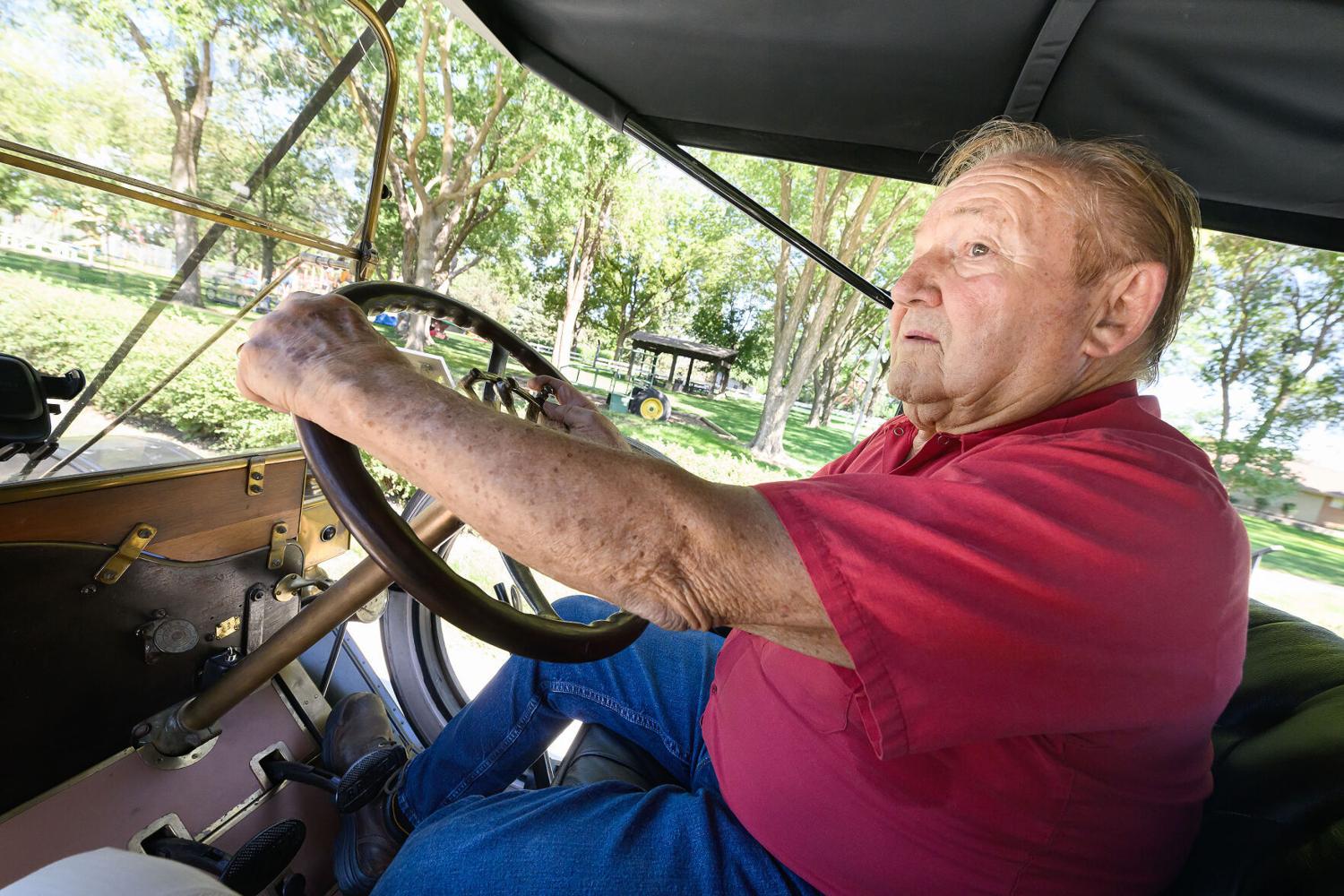 Family still drives a 1910 Cadillac that has stayed in the family for generations