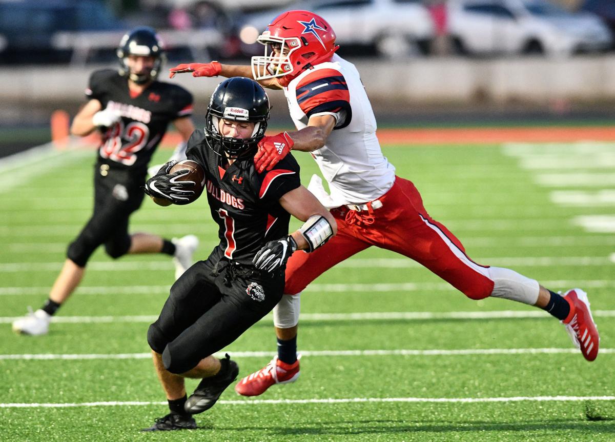 SIOUXLAND ATHLETE OF THE WEEK Le Mars receiver Aisea Toki rises to