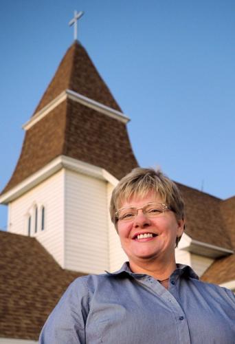 Pastor Kim Dewey