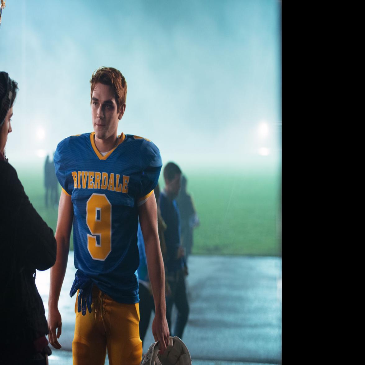Archie Becomes A High School Stud Thanks To Riverdale Star Kj Apa Television Siouxcityjournal Com