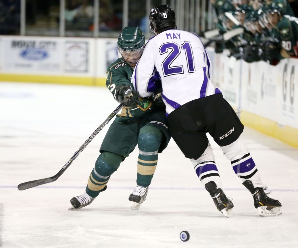 Musketeers hockey vs Tri-City Storm
