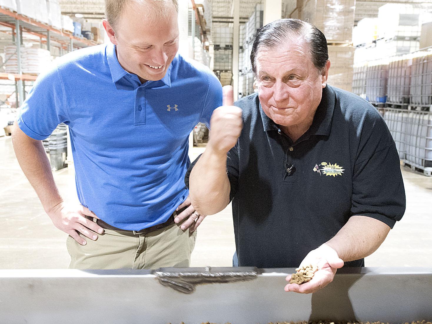 Holy Dog Food Batman Sioux City Factory Helps Boy Wonder Actor Save Canines Local News Siouxcityjournal Com Holy Dog Food Batman Sioux City Factory Helps Boy Wonder Actor Save Canines Local News Siouxcityjournal Com