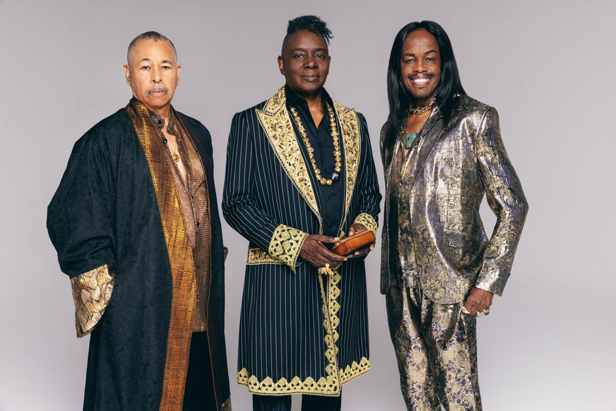 Earth Wind & Fire's Bailey speaks before Sioux City set