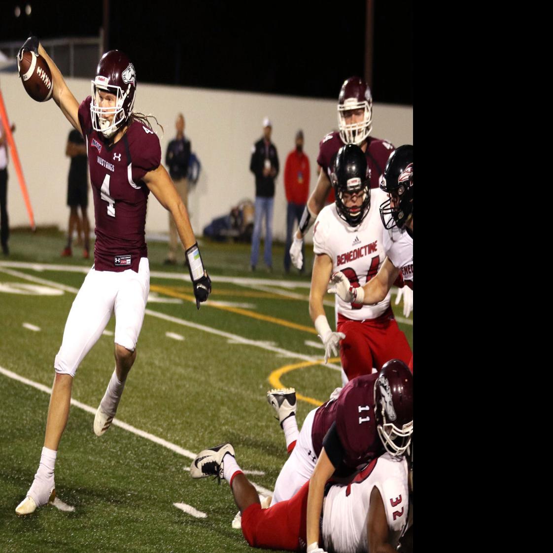Classic Connection Solsma S Pass To Niles Wins Naia Title For