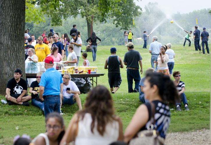 Politics on the menu at Labor Day picnic in Sioux City