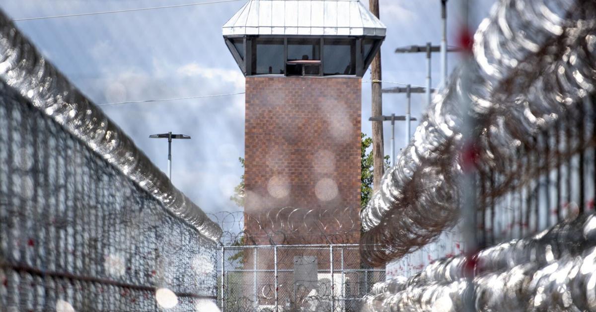 4 staff members at Nebraska State Penitentiary assaulted