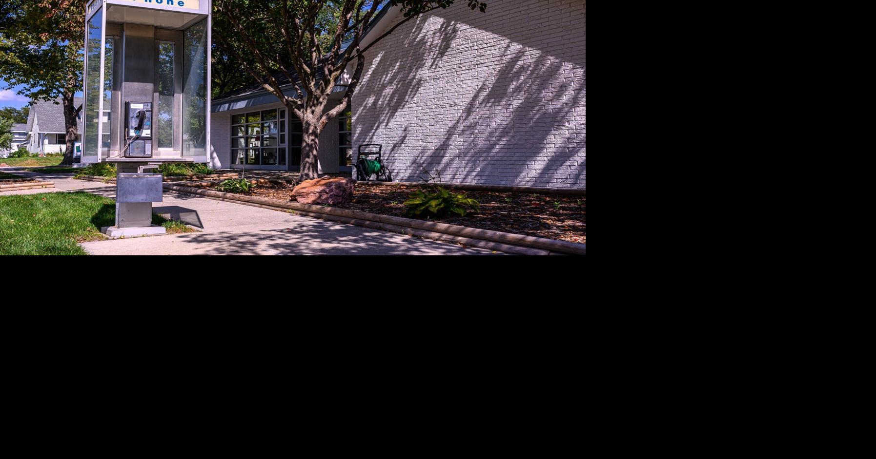 Flatwater Free Press: Nebraska’s dwindling pay phones draw lots of curiosity, few calls