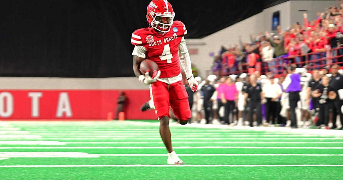 Go Yotes Script Coyotes flip the script on Tarleton St. to advance in FCS