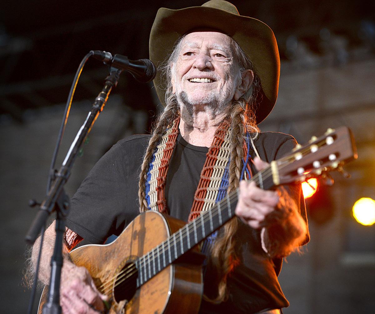 Willie Nelson & Family at the Hard Rock in Sioux City, Iowa (June 10