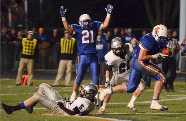 PREP ROUNDUP: Center Line shuts out Lincoln in Brown Jug football