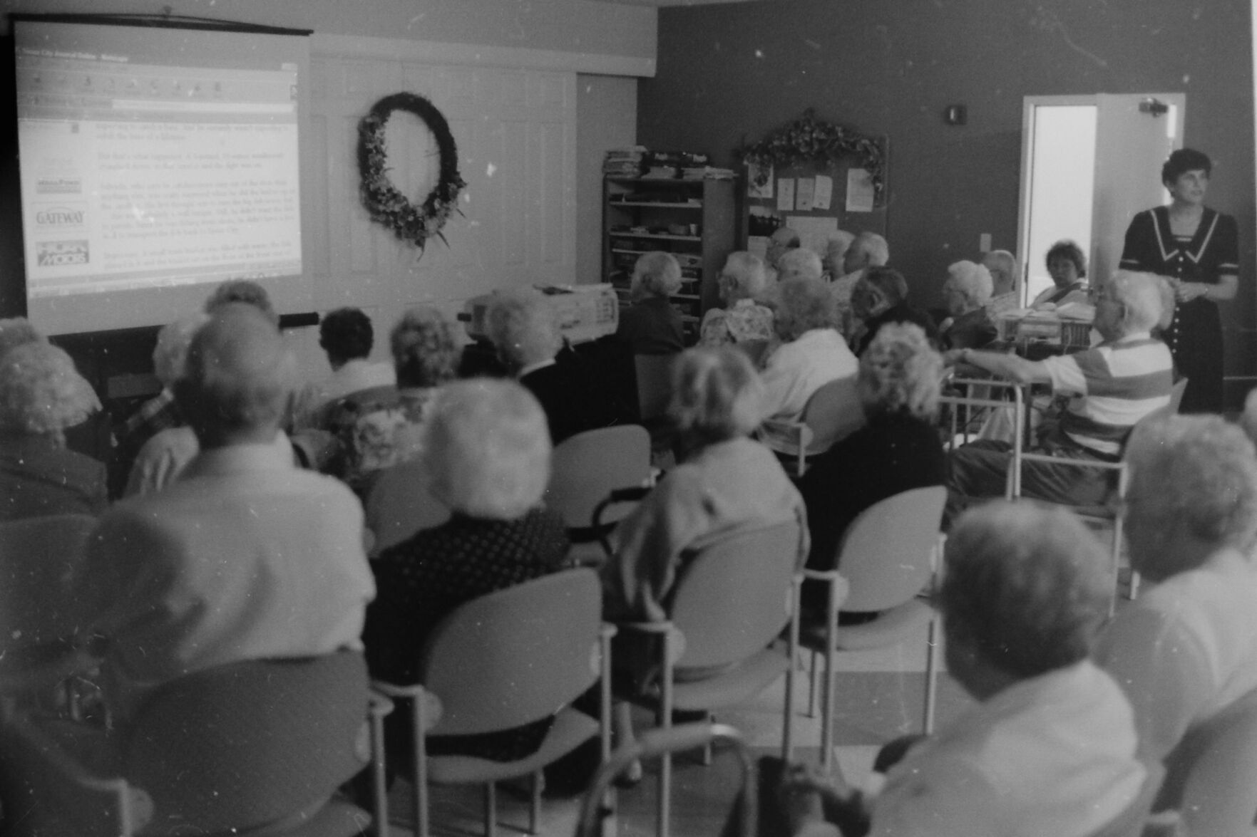 From the Sioux City Journal Archives: Seniors surf the net - Vimarsana News