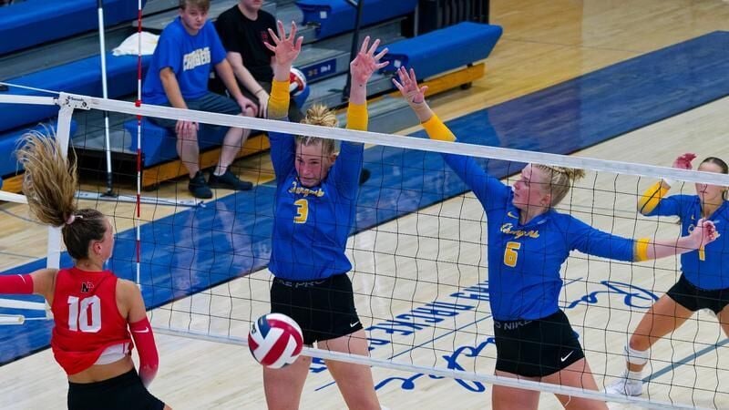 VOLLEYBALL FALLS SHORT AGAINST DEFENDERS