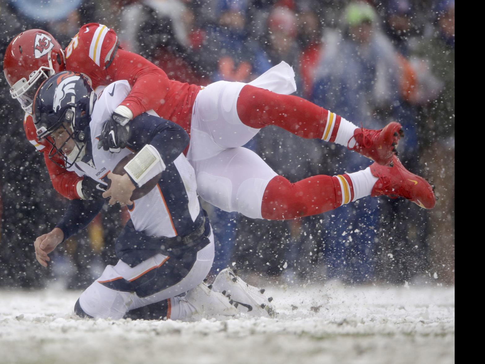 Chiefs Roll To 23 3 Victory Over Broncos At Snowy Arrowhead Area Pro Sports Siouxcityjournal Com