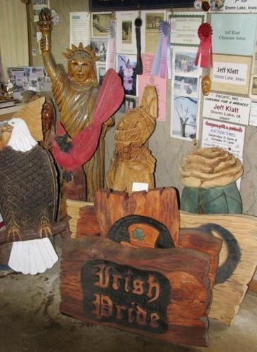 Chainsaw artist Jeff Klatt 