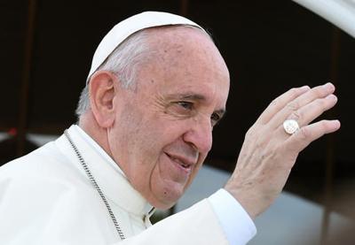 Pope sets up Vatican panel to study female deacons issue